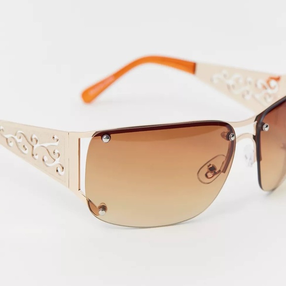 Retro Y2K Sunglasses - Picture 3 of 6